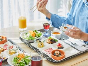 ◆朝食ビュッフェ　料理長が腕を振るう、ホテルクオリティのメニューの数々をお楽しみください。
