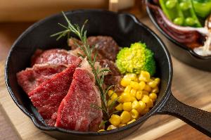 ビュッフェ料理イメージ