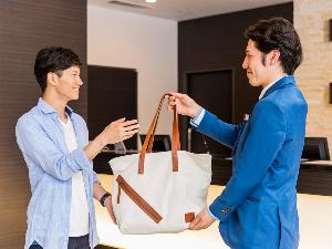 ×重い荷物は一旦預けて、身軽にお出かけください。フロントでお預かりいたします。