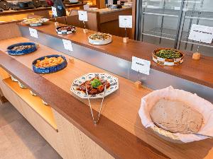 【朝食バイキング】朝の胃にやさしい和食のおかずも多数ご用意しています