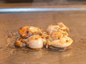 【夕食バイキング】焼き立ての帆立は身が甘くてプリプリ
