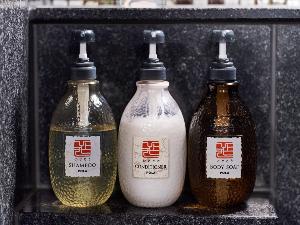 【大浴場/洗い場】男性・女性ともにPOLA製の「ひととき」をご用意。