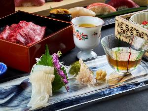 【ご夕食】函館ならではの「イカソーメン」をご用意。さっぱりとした専用のタレでお召し上がりください。