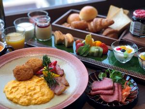 【朝食/洋食】和食以外にも、パン・スクランブルエッグ・スープなどの洋食も充実しております。