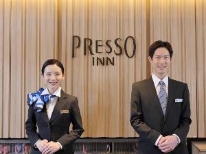 フロントデスクは１階にございます