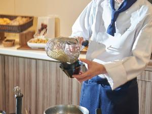 ライブキッチンで作る朝ラーメン