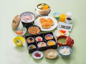 【朝食】旬の野菜や魚、あたたかいお鍋などをご用意しております。　※イメージです