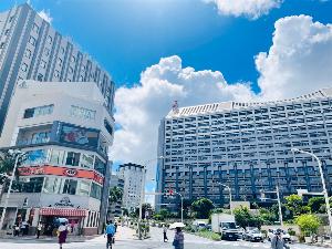 国際通り【久茂地側】当館より徒歩10分程