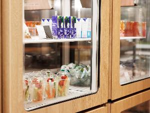 ご朝食は天然酵母のこだわりパンや野菜たっぷりの洋食メニューをお楽しみいただけます