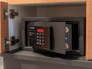 【セキュリティーボックス】全部屋にご用意しております。貴重品の保管時にご利用下さい。