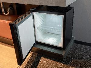【冷蔵庫】室内に空の冷蔵庫をご用意しております。