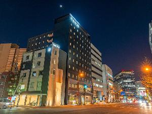 【外観】グルメ、ショッピングが楽しめる「新市街」「下通アーケード」までは徒歩3分、最寄りコンビニまでは徒歩5分ほどとなります。
