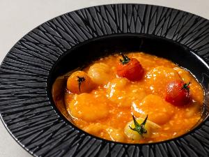 ローカルメニュー・福岡県産トマトと海老のチリソース