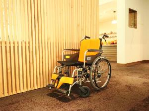 心のバリアフリー「車いすの貸し出し」