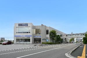 ＜レストラン＞「眉山」「MYRICA」は連絡通路を渡った先にございます。