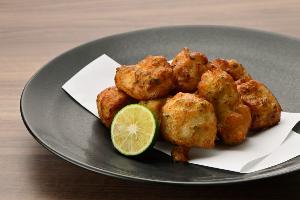 ＜朝食バイキング一例＞阿波尾鶏(あわおどり)の唐揚げ