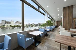 ＜朝食会場＞眉山営業時間　7;00〜9;00