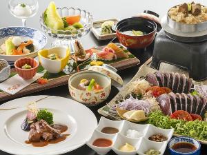 戻り鰹を存分に味わう！鰹のタタキ7種味比べ付き