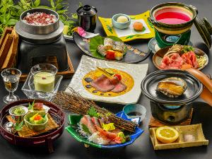 夕食　夏の基本会席　※2024年6月15日（土）頃から2024年9月14日（土）頃までの献立例です。