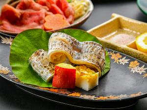 夕食　夏の基本会席　※2024年6月15日（土）頃から2024年9月14日（土）頃までの献立例です。