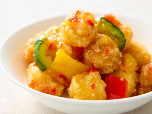 【ポップコーンチキンのスイートチリソース】チキンに辛さ控えめのスイートチリソースを合わせました