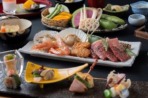 【夕食】夕食は「足柄遊膳会席」と「炙り焼き会席」よりグループ毎にご選択。※写真は炙り焼き会席イメージ