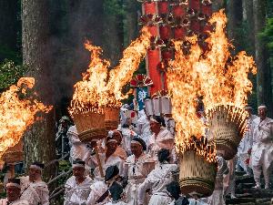 【周辺観光】那智の扇祭り＜写真提供：（公社）和歌山県観光連盟＞