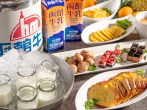 【朝食メニュー例】函館牛乳！＆豊富なデザート
