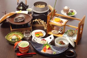 夕食一例（季節により内容が変わります）