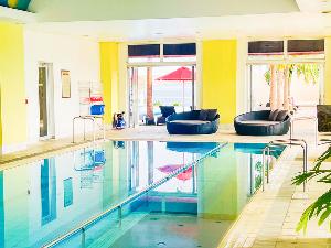 インドアプール