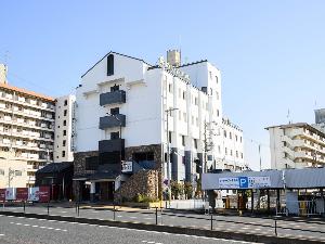 ホテル外観【昼】