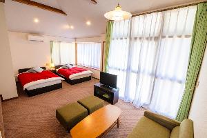 スタンダード和洋室　6名様定員　E-1号室(リビング)