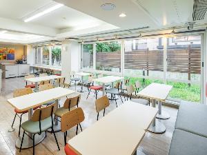 【ラウンジスペース】朝食での利用◆ウェルカムドリンクサービスとともに気ままにお過ごしください