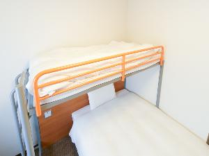 【ダブルルーム＋ロフトベッド】ロフト利用イメージ