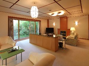 【庭園離れ】特別室｜源泉露天岩風呂・サウナ付