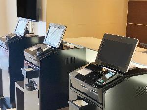 【セルフチェックイン・アウト機】できる限り接触を軽減し、スムーズにお部屋まで向かうことができます。