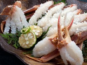 活蟹の調理法「蟹刺し」一例
