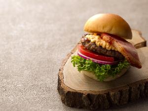 ＜Dinner Buffet＞BLTビーフバーガー / ライブキッチン