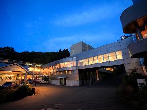 蔵王国際ホテルの外観(夜イメージ)