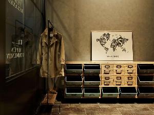 【BUNDOZA CAFE ＆ BAR】オーセンティックなデザインファニチャー