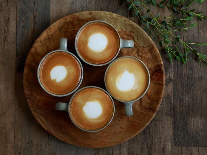 【BANKERS STREET CAFE】スペシャリティコーヒー カフェラテ イメージ