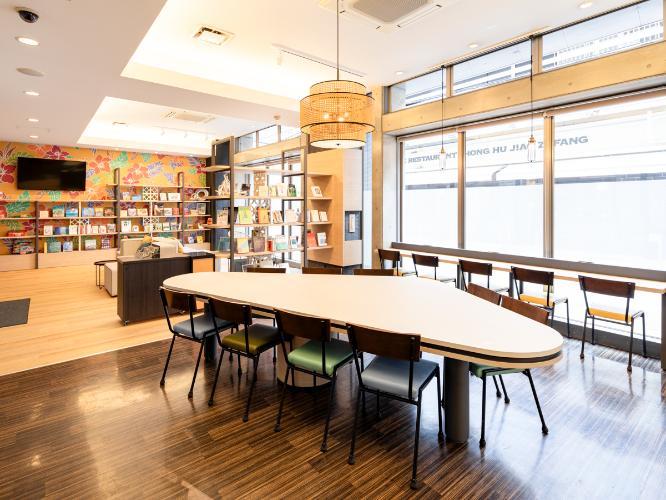 24年5月30日オープン【ライブラリーカフェ】営業時間：10時〜24時◆無料でご利用いただけます。