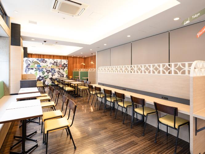 【ライブラリーカフェ】思い思いのひとときをごゆっくりお過ごしいただける空間です