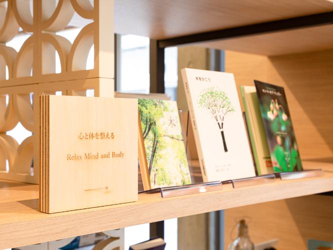 【ライブラリーカフェ】プロが選書した書籍をお楽しみいただけます