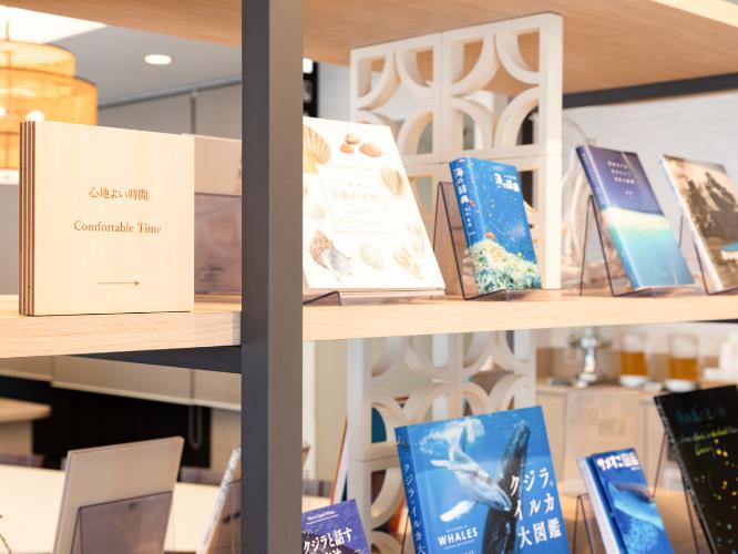 【ライブラリーカフェ】プロが選書した書籍をお楽しみいただけます