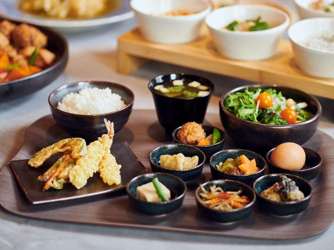 【朝食】ビュッフェ　そば屋ならではの出汁を効かせた和食惣菜をビュッフェスタイルでお愉しみいただけます