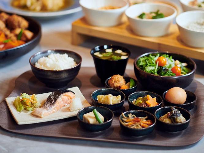 【朝食】ビュッフェ　そば屋ならではの出汁を効かせた和食惣菜をビュッフェスタイルでお愉しみいただけます
