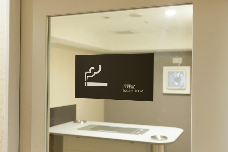 喫煙コーナー（5F）