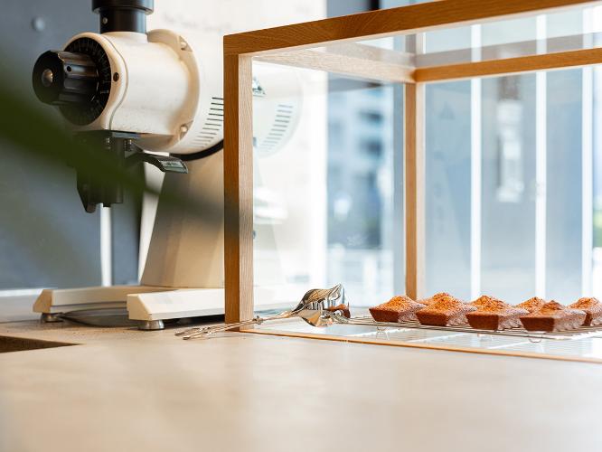 【FUSE COFFEE】カフェメニュー／名古屋ならではの八丁味噌のフィナンシェも　※イメージ