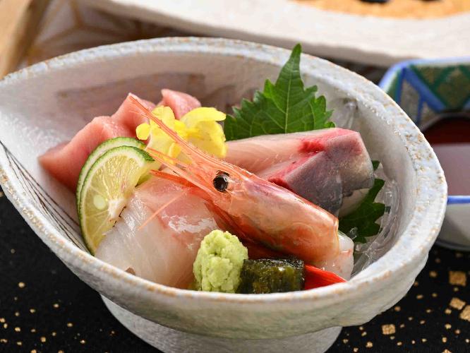 夕食　秋の基本会席　造里　※2024年9月15日（日）頃から2024年12月14日（土）頃までの献立例です。